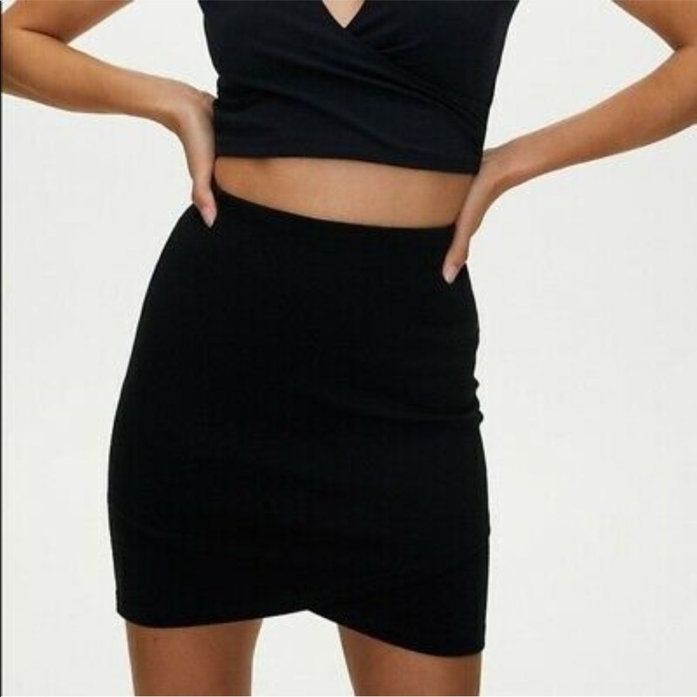 Aritzia Talula Faux Wrap miniskirt - XS